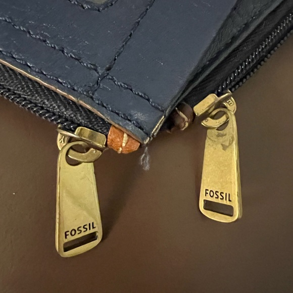 Fossil Matching Navy Wallets - Picture 2 of 4